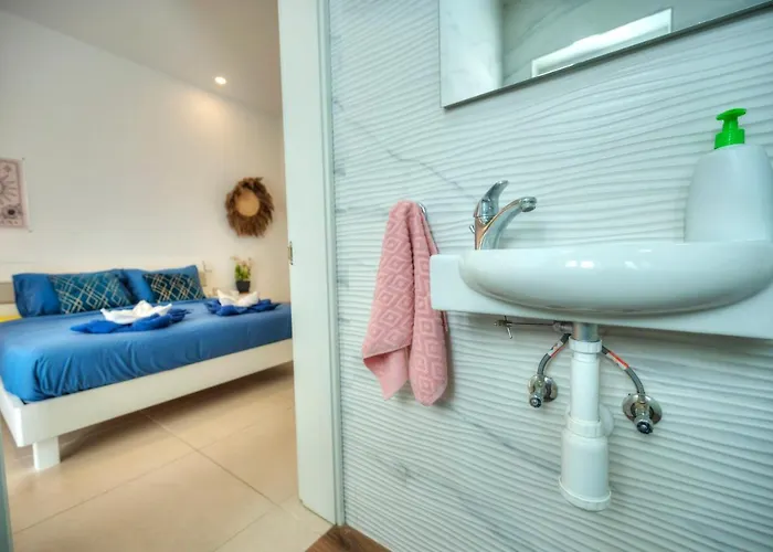 Modern 1br Stylish Maisonette With Yard - Bugibba Promenade *