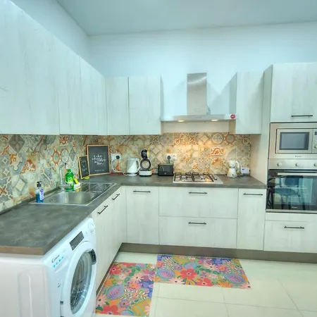 Apartament Modern 1br Stylish Maisonette With Yard - Bugibba Promenade