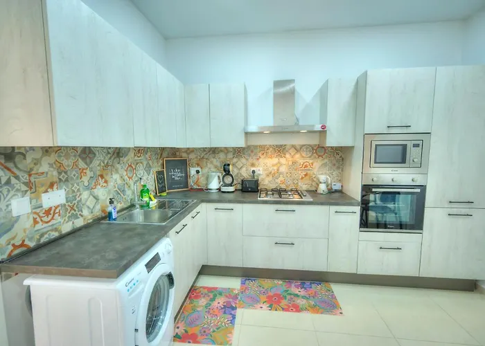 Apartament Modern 1br Stylish Maisonette With Yard - Bugibba Promenade